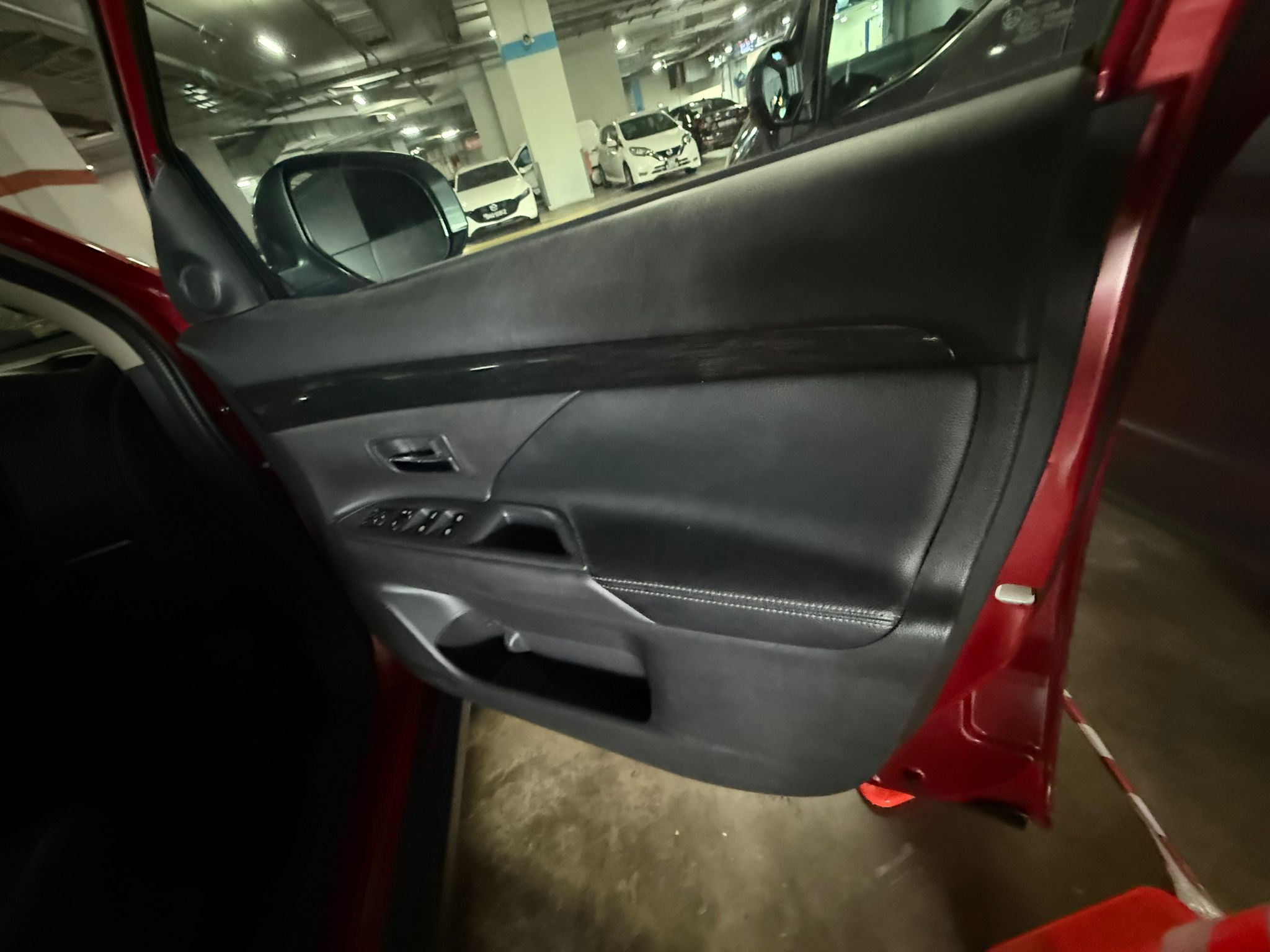 MITSUBISHI OUTLANDER 2.4 CVT AWD S/R FACELIFT - Image 9
