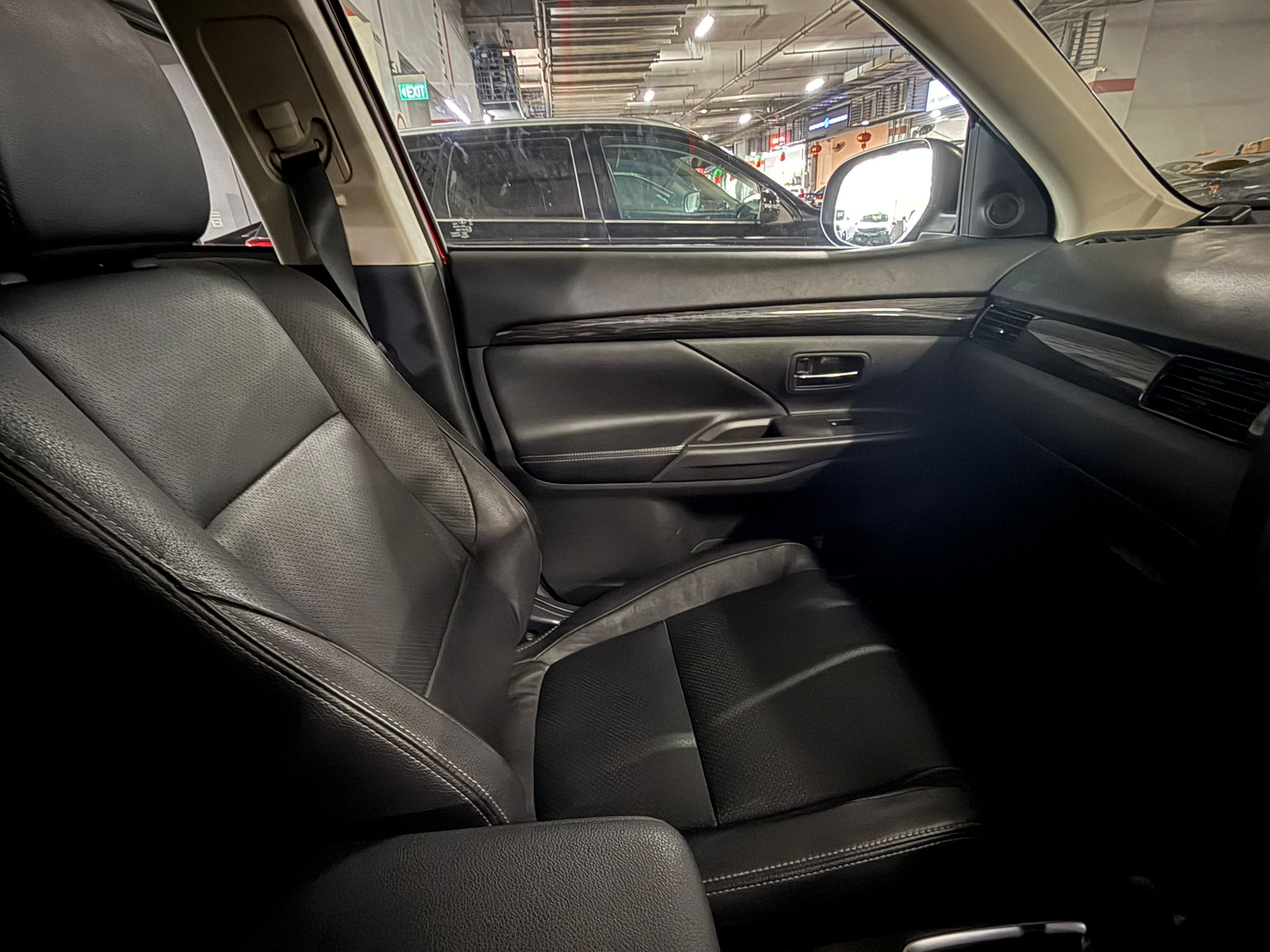 MITSUBISHI OUTLANDER 2.4 CVT AWD S/R FACELIFT - Image 6