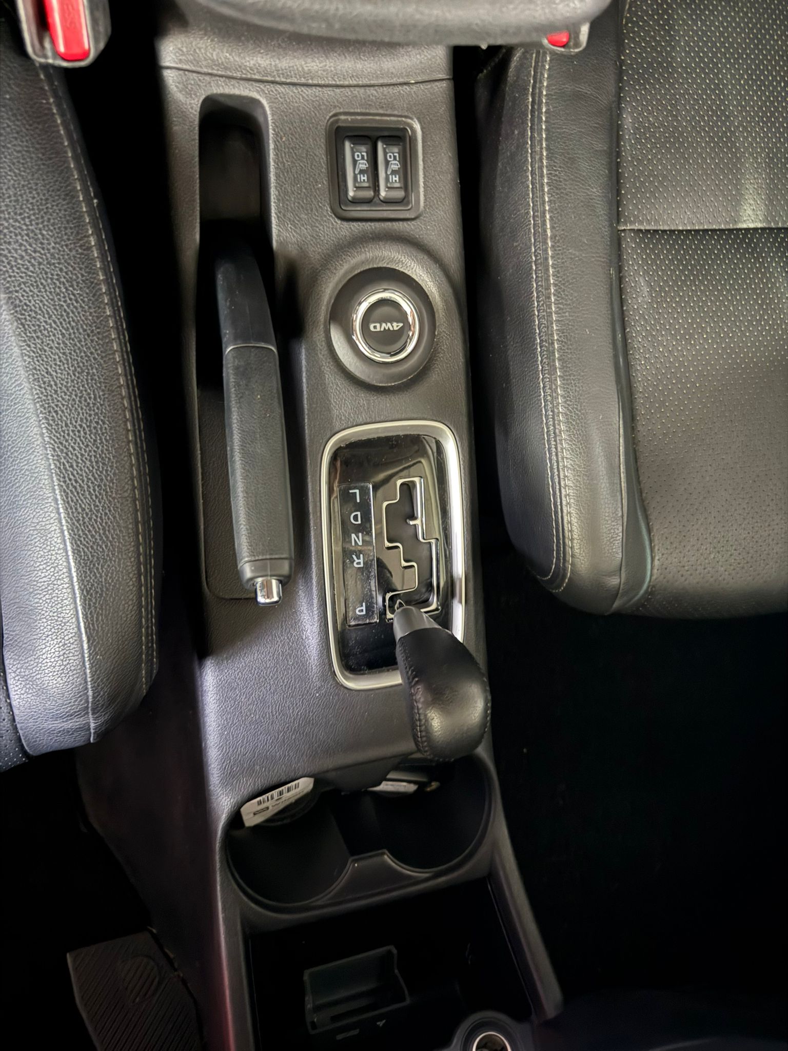 MITSUBISHI OUTLANDER 2.4 CVT AWD S/R FACELIFT - Image 11