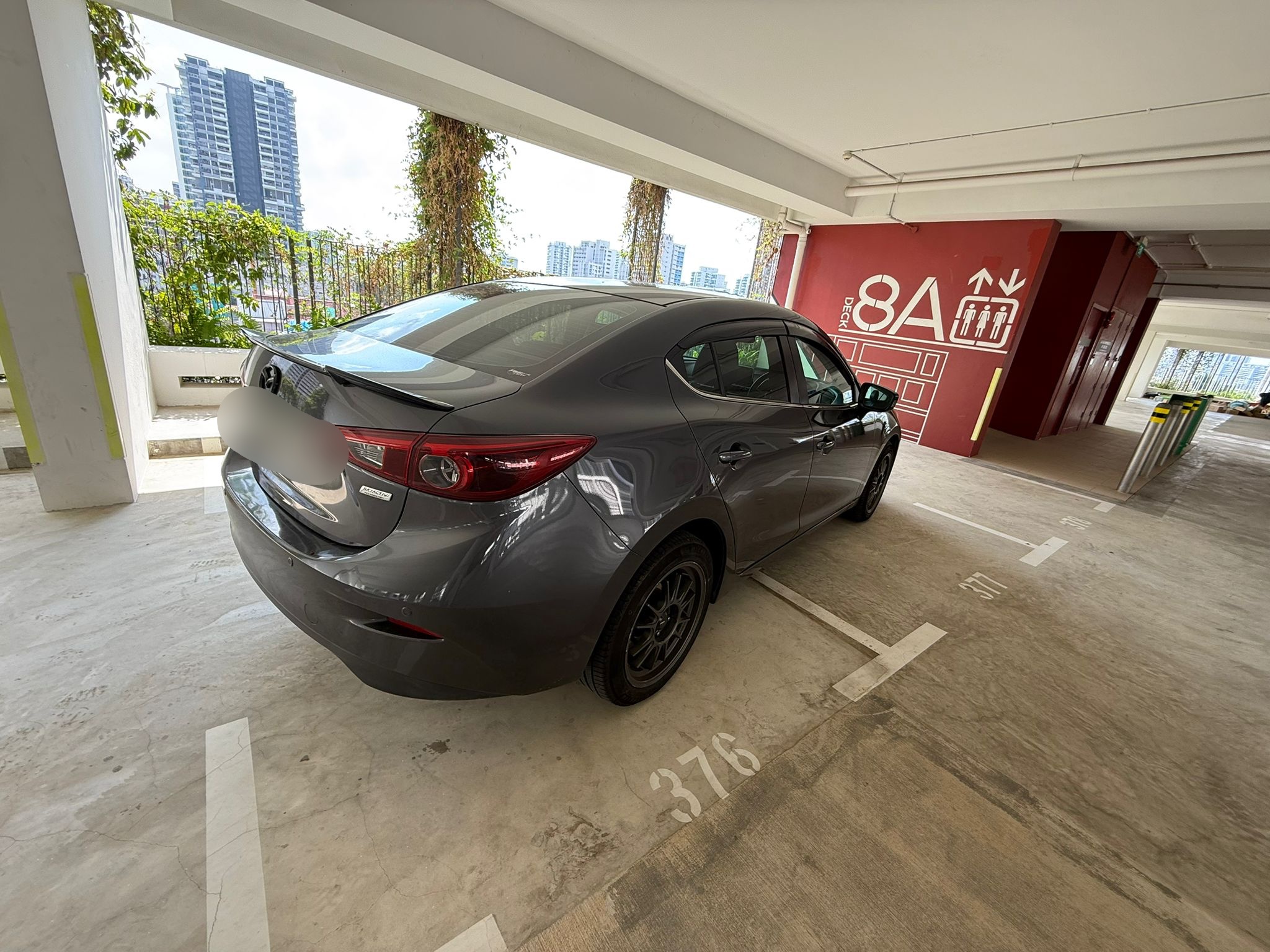 MAZDA MAZDA3 4 -Door HUD Luxury Model - Image 2